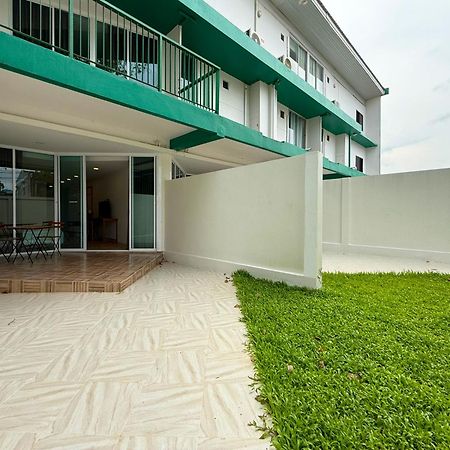 Plernpetch Hotel Surat Thani Esterno foto