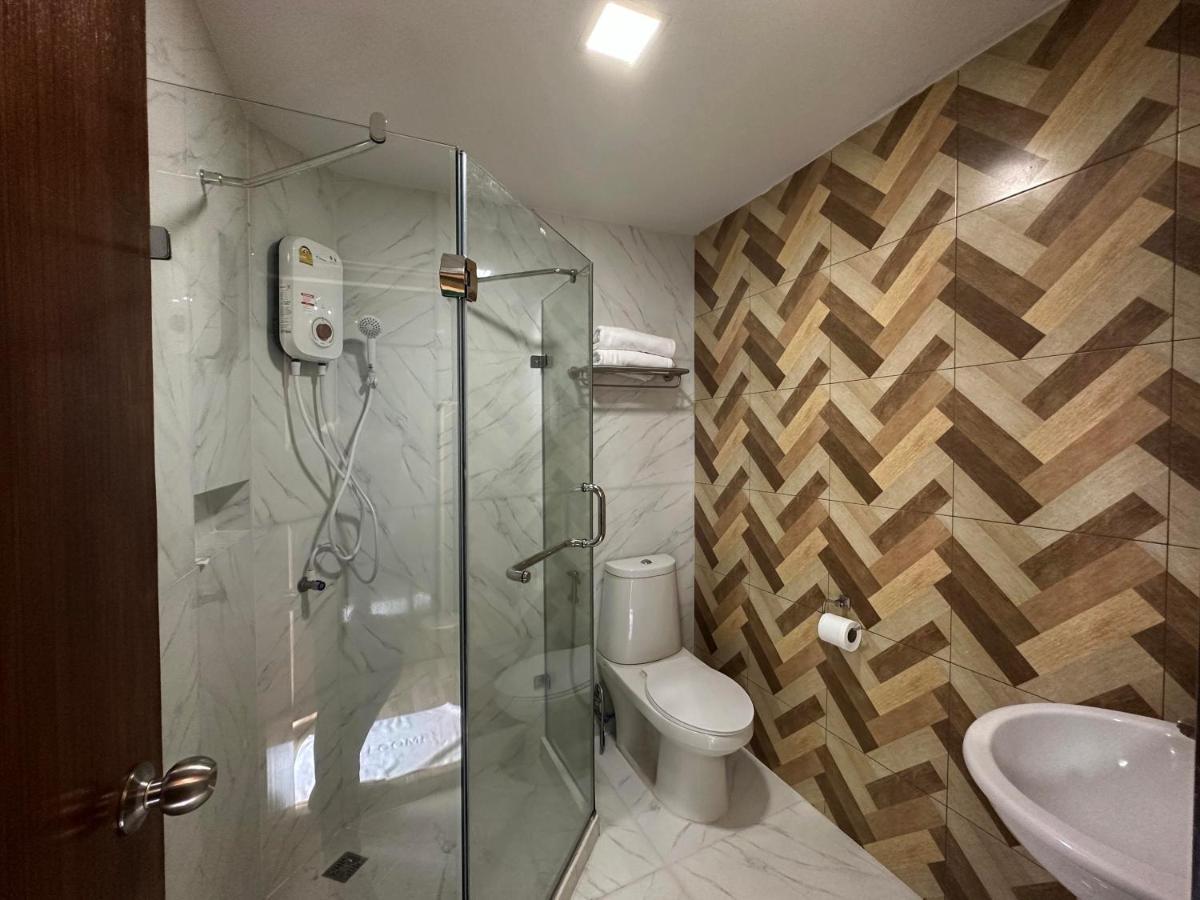 Plernpetch Hotel Surat Thani Esterno foto
