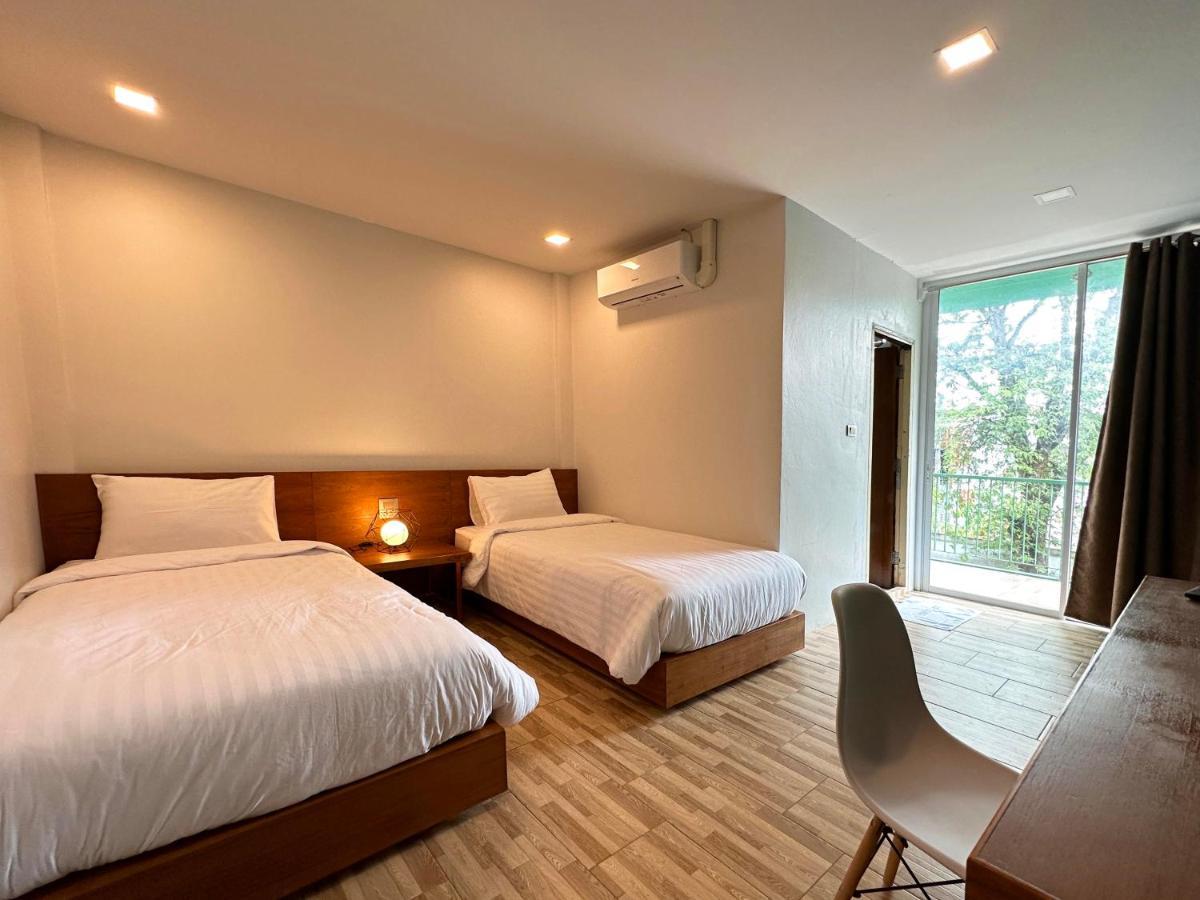 Plernpetch Hotel Surat Thani Esterno foto