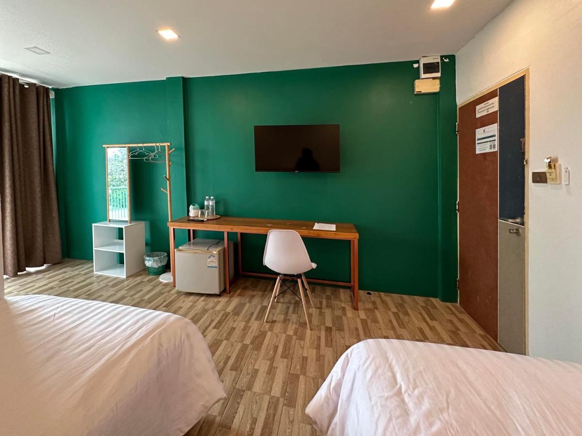Plernpetch Hotel Surat Thani Esterno foto