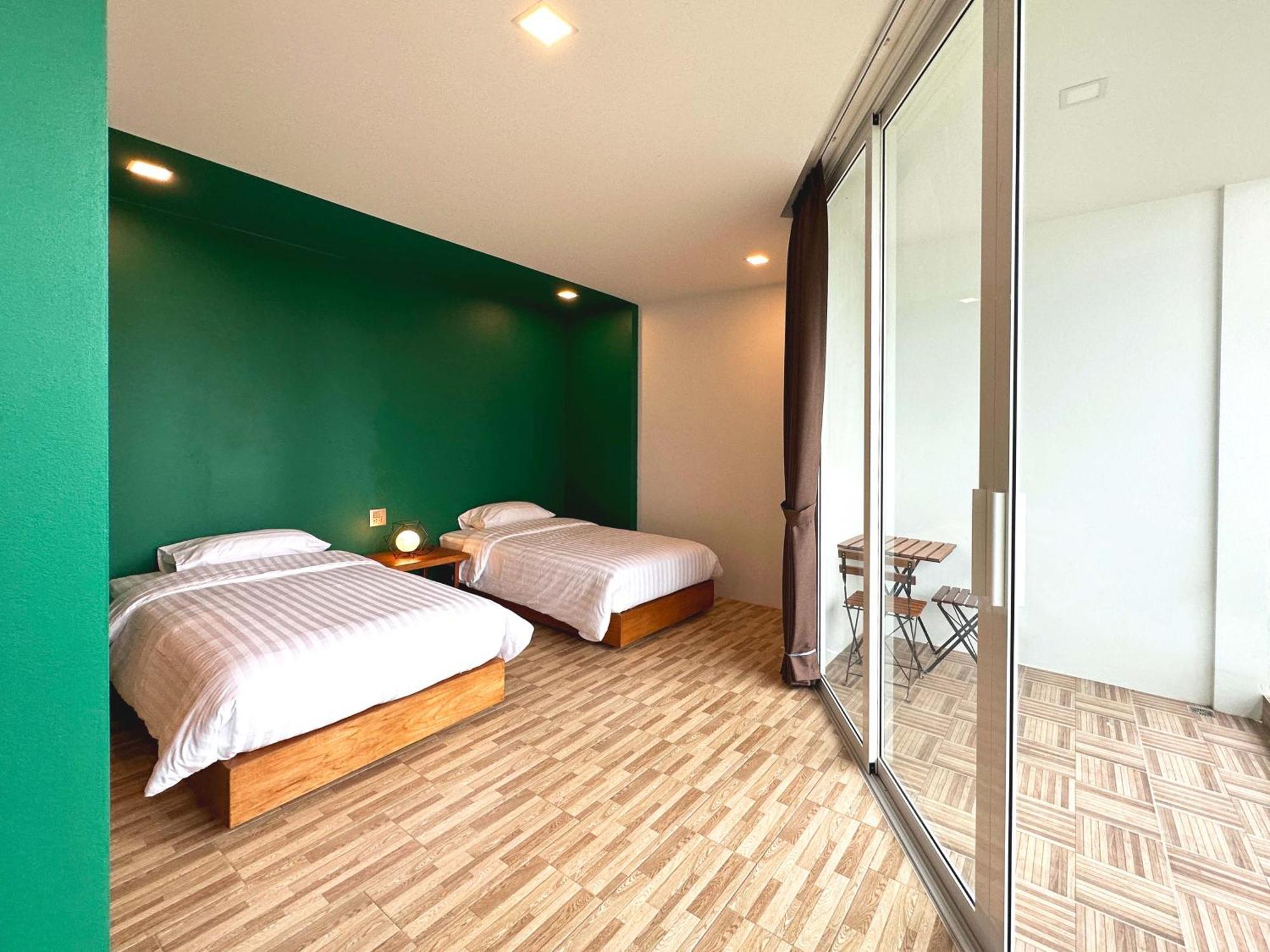 Plernpetch Hotel Surat Thani Esterno foto