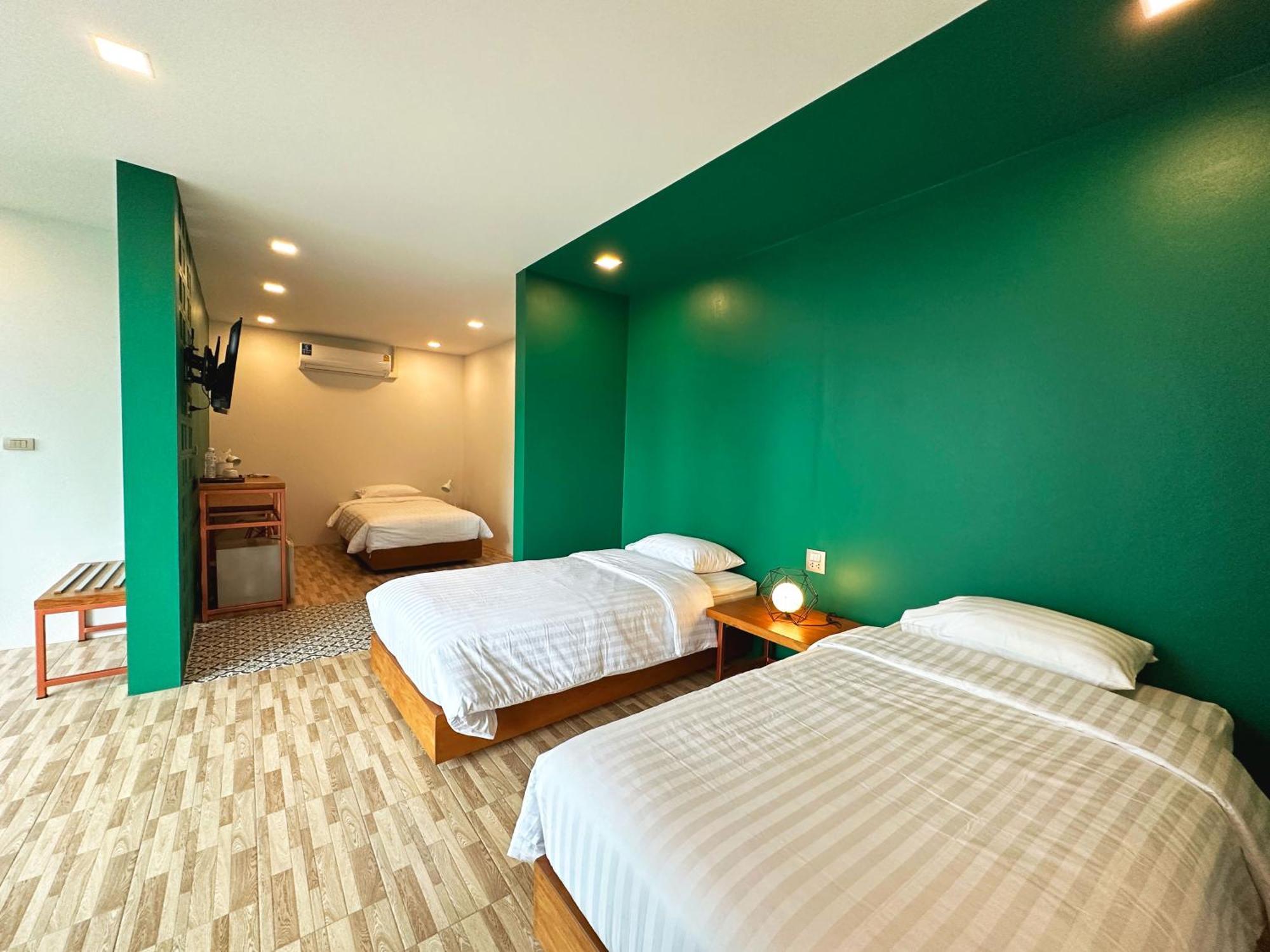 Plernpetch Hotel Surat Thani Esterno foto