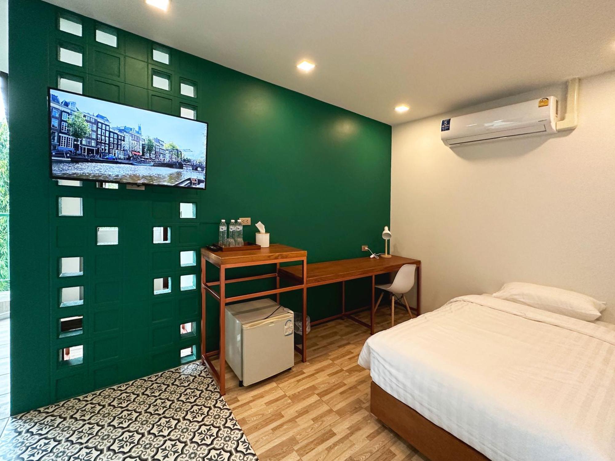 Plernpetch Hotel Surat Thani Esterno foto