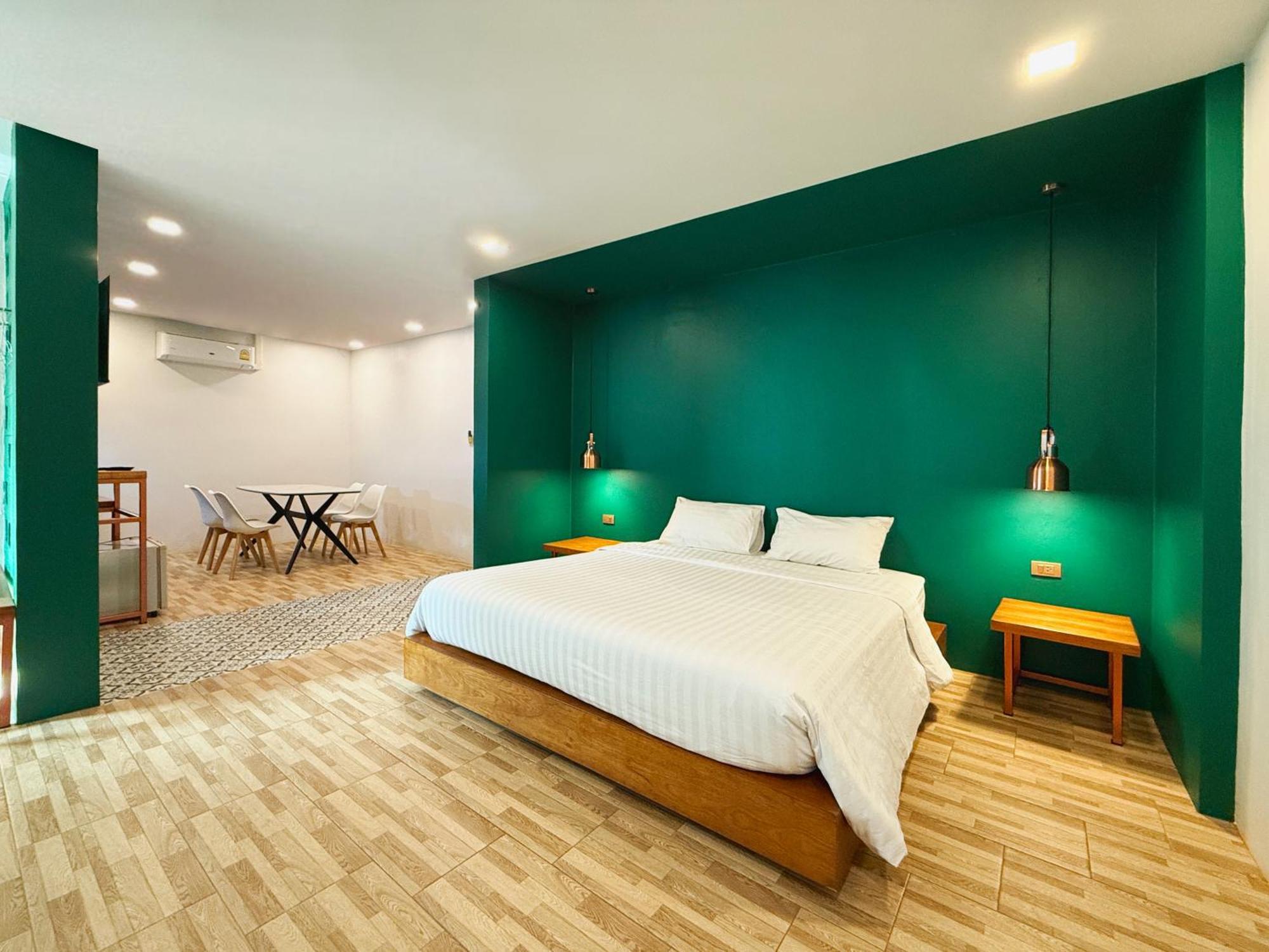 Plernpetch Hotel Surat Thani Esterno foto