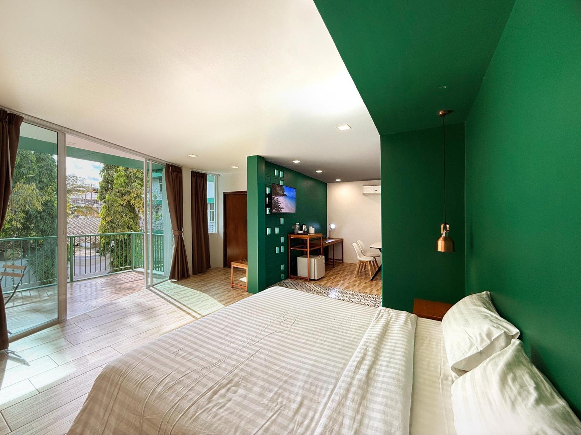 Plernpetch Hotel Surat Thani Esterno foto